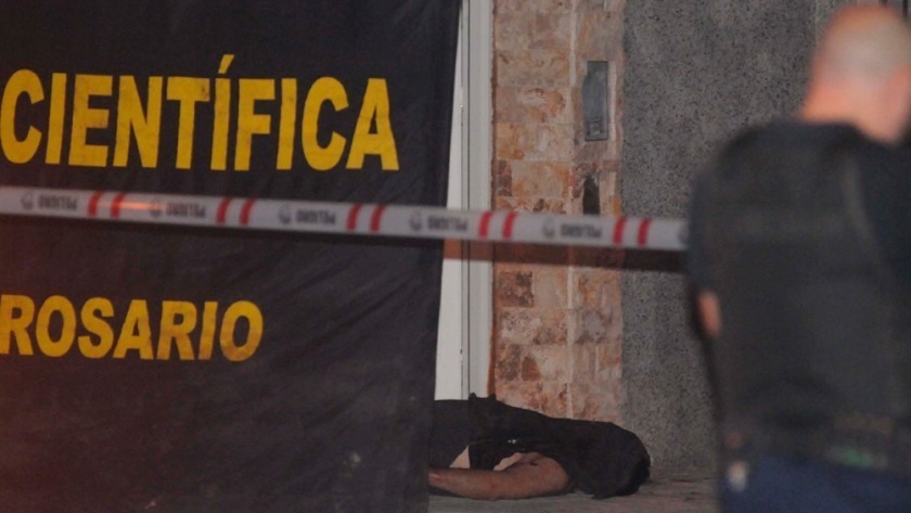 Acribillaron a balazos a un hombre en Rosario e investigan si fue un ajuste de cuentas