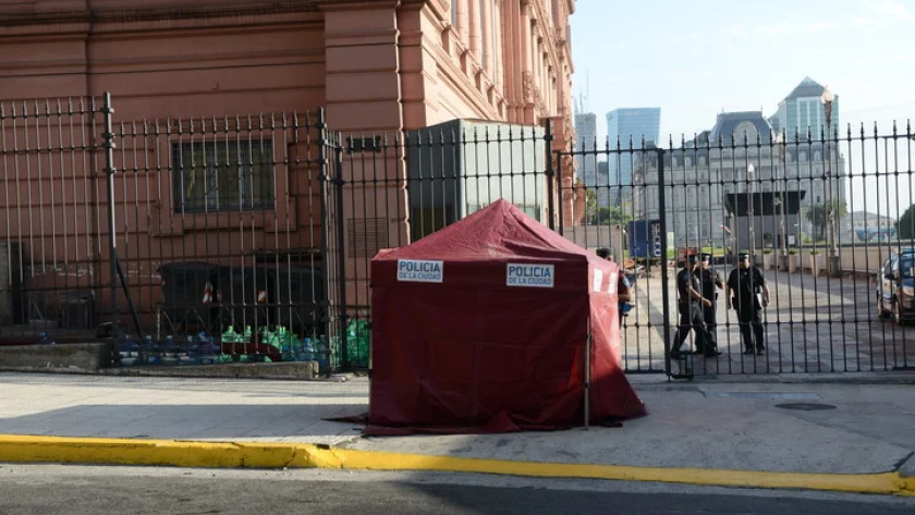 Encuentran muerta a una beba de tres meses en la puerta de la Casa Rosada