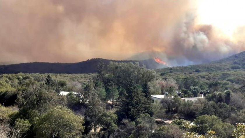 Incendios en Córdoba y San Luis: riesgo extremo agravado por la sequía