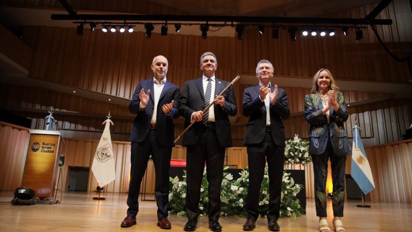 Jorge Macri juró como jefe de Gobierno y dijo que trabajará