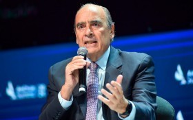 País