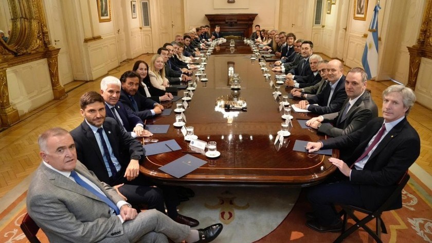 Milei recibió a los gobernadores: pidió apoyo para el presupuesto 2026 y “acuerdos básicos” 