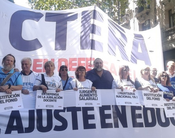 Paro docente: En repudio a la reforma laboral, la CTERA se moviliza