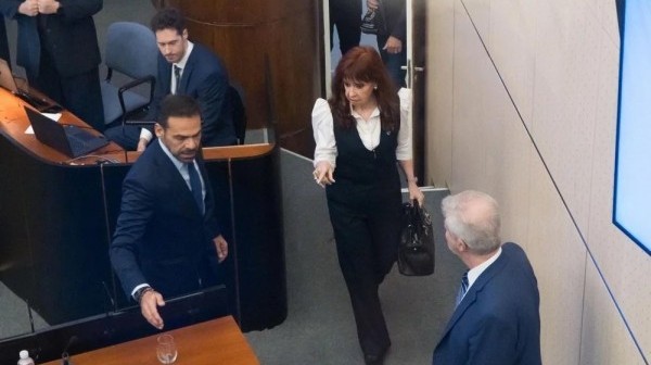 Cristina Kirchner declaró en Comodoro Py por la causa cuadernos: 