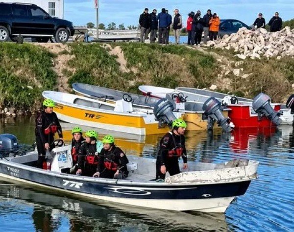 Laguna del Monte: volcó una lancha, murieron cuatro pescadores ahogados y buscan a un quinto
