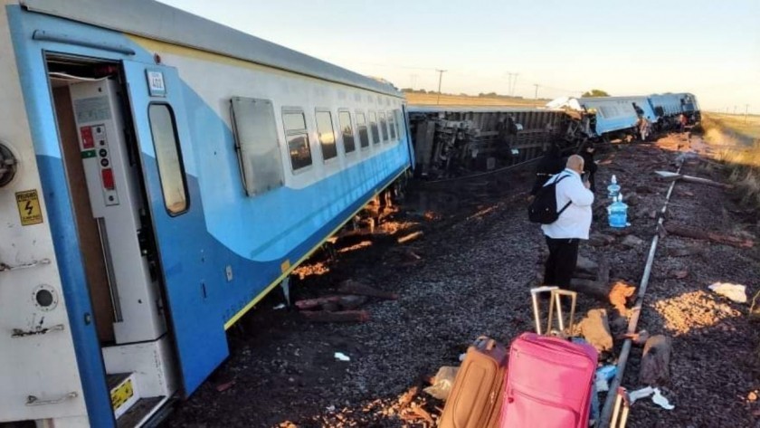 Al menos 17 heridos por el descarrilamiento de un tren a 10 kilómetros de Olavarría